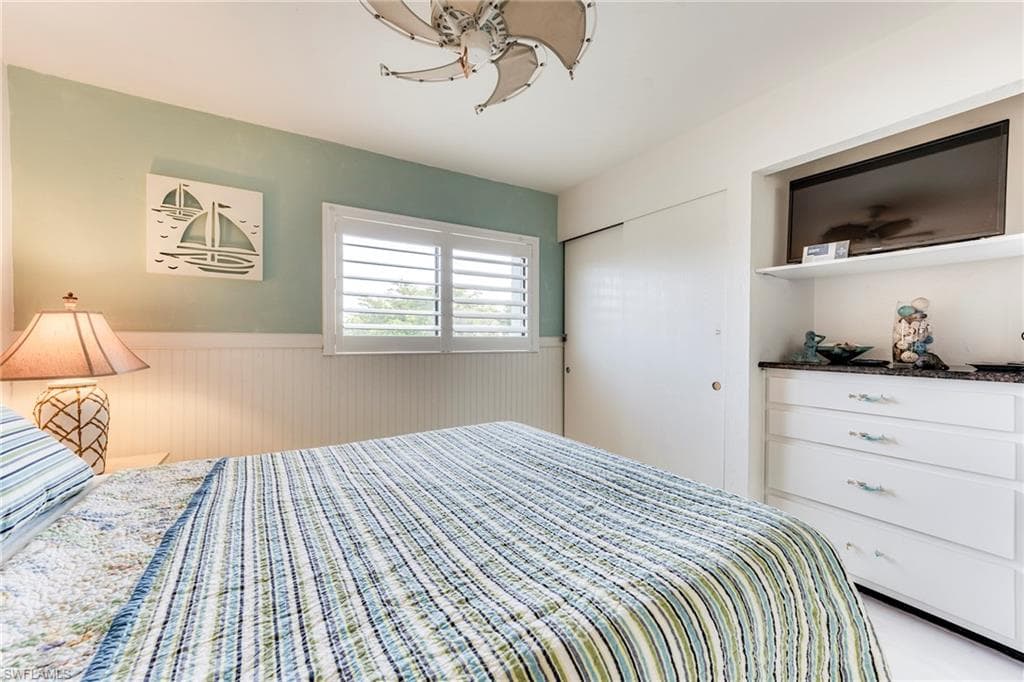 1250 Tennisplace CT # D33, SANIBEL FL 33957-28