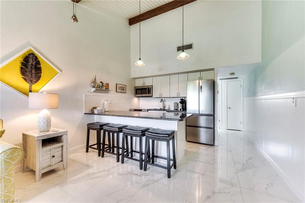 1250 Tennisplace CT # D33, SANIBEL FL 33957-3