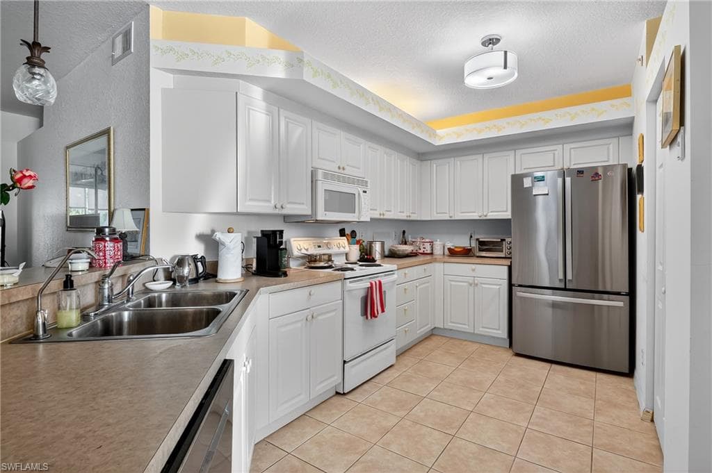 23800 Costa Del Sol RD # 102, ESTERO FL 34135-11