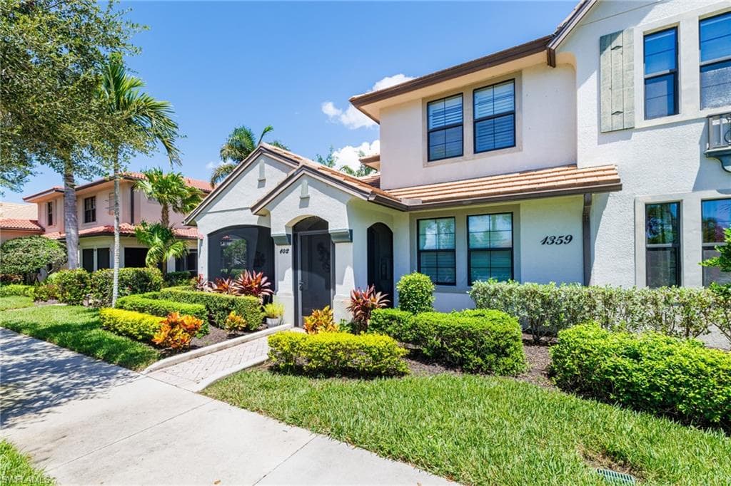 1359 Artesia DR E # 102, NAPLES FL 34113-33