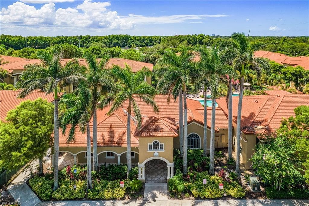 8920 Colonnades CT E # 524, BONITA SPRINGS FL 34135-2