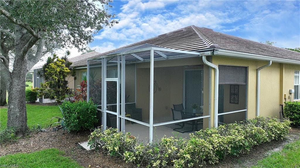 4692 Fairloop RUN, LEHIGH ACRES FL 33973-24