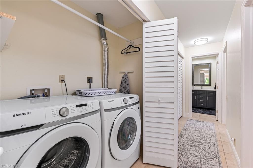 9908 White Sands PL, BONITA SPRINGS FL 34135-32