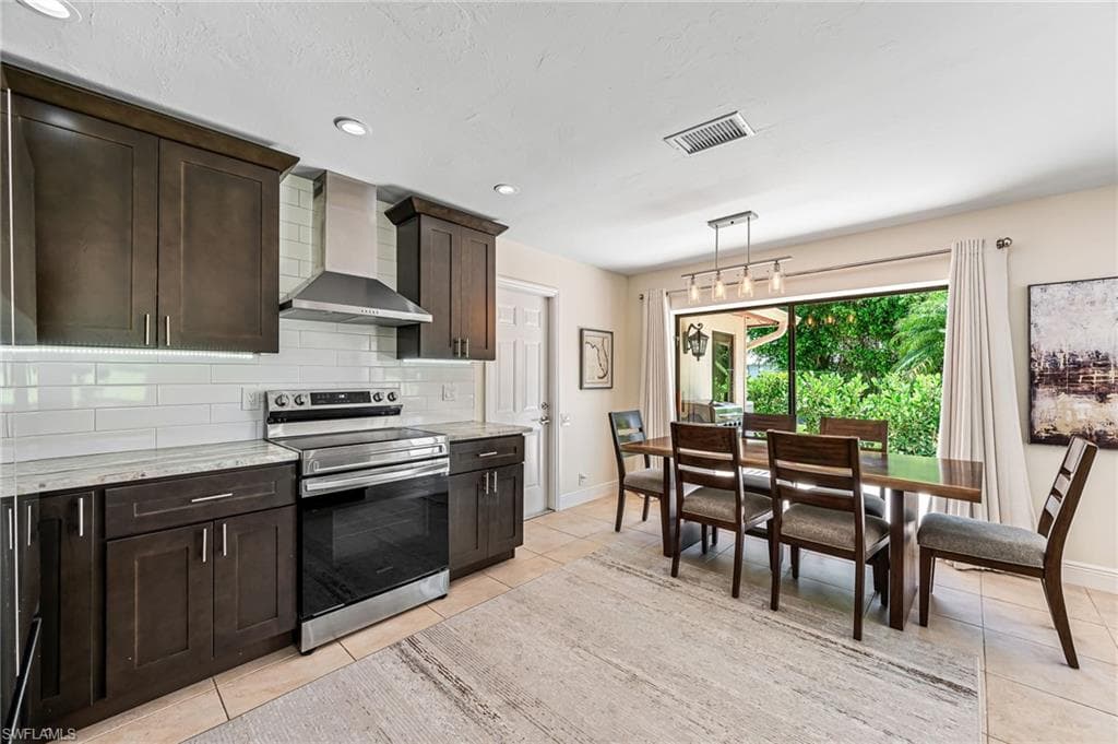 9908 White Sands PL, BONITA SPRINGS FL 34135-14