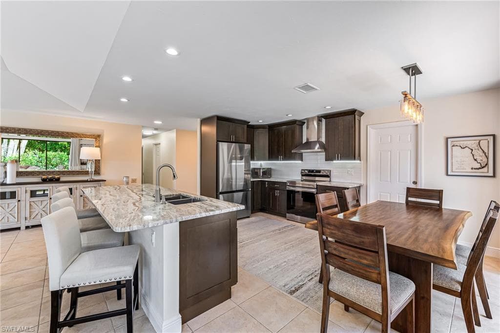 9908 White Sands PL, BONITA SPRINGS FL 34135-18