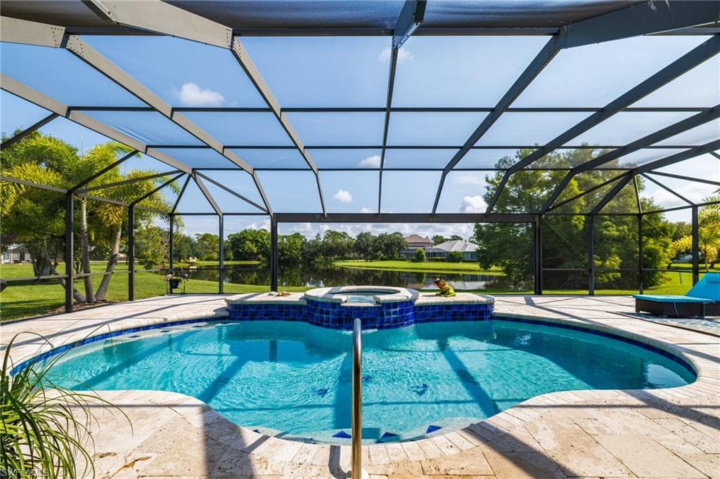 18190 Riverwind DR, ALVA FL 33920-2