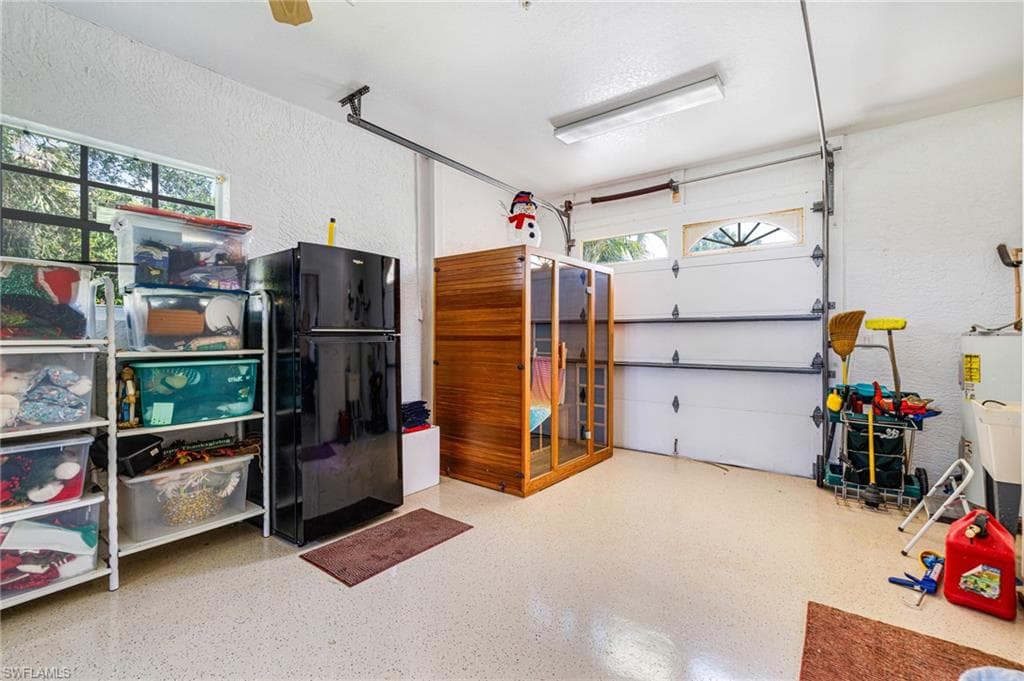 18190 Riverwind DR, ALVA FL 33920-37