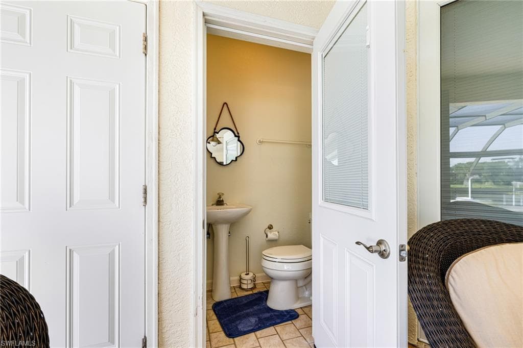 18190 Riverwind DR, ALVA FL 33920-40