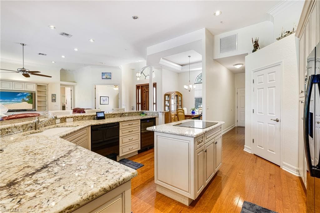 18190 Riverwind DR, ALVA FL 33920-10