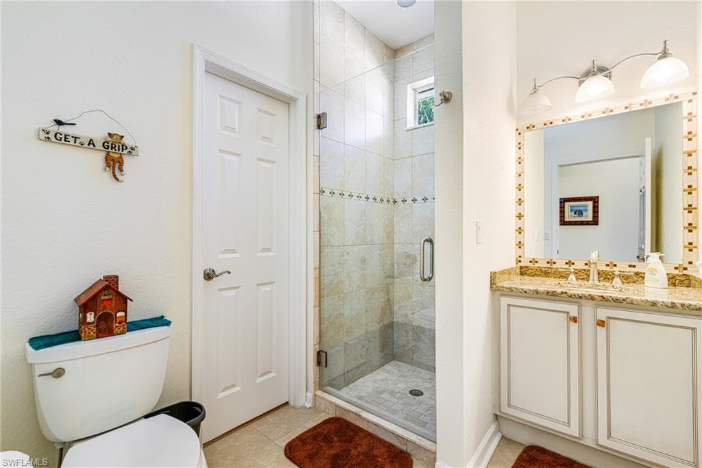 18190 Riverwind DR, ALVA FL 33920-38