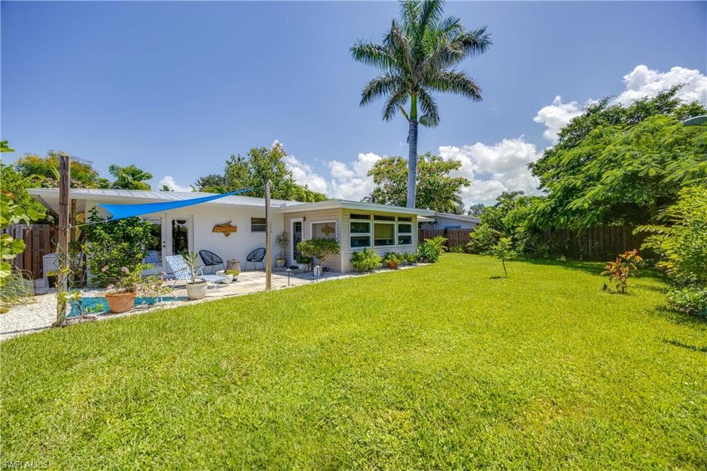 1304 Milano DR, NAPLES FL 34103-21