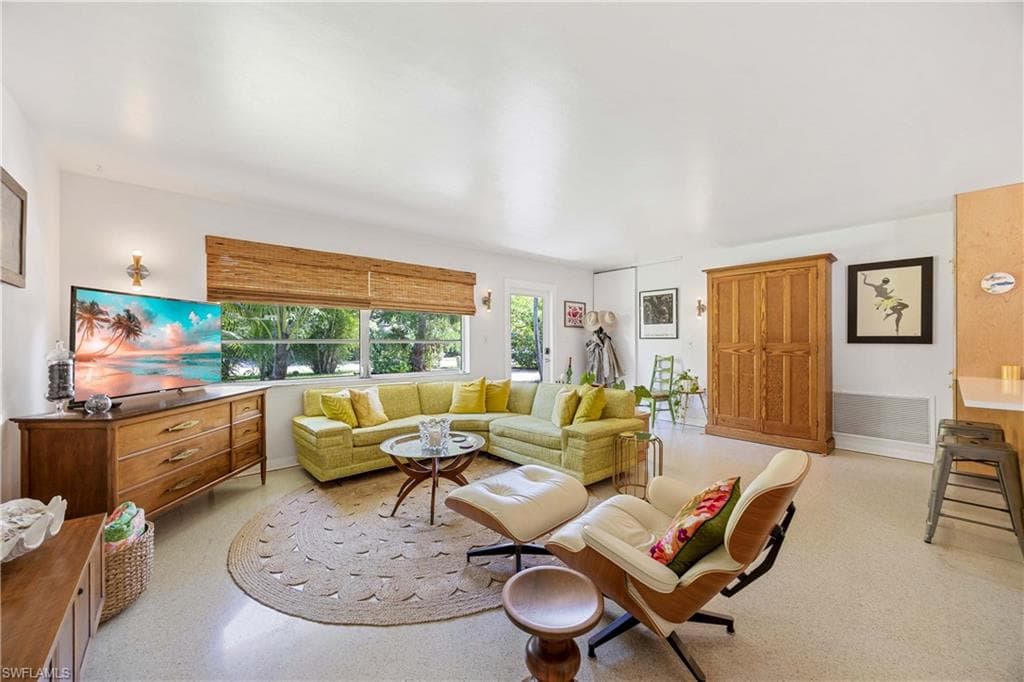 1304 Milano DR, NAPLES FL 34103-8