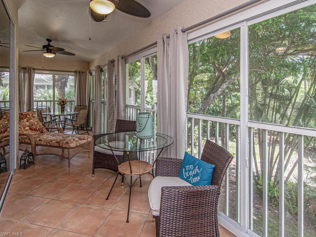 945 Carrick Bend CIR # 201, NAPLES FL 34110-5