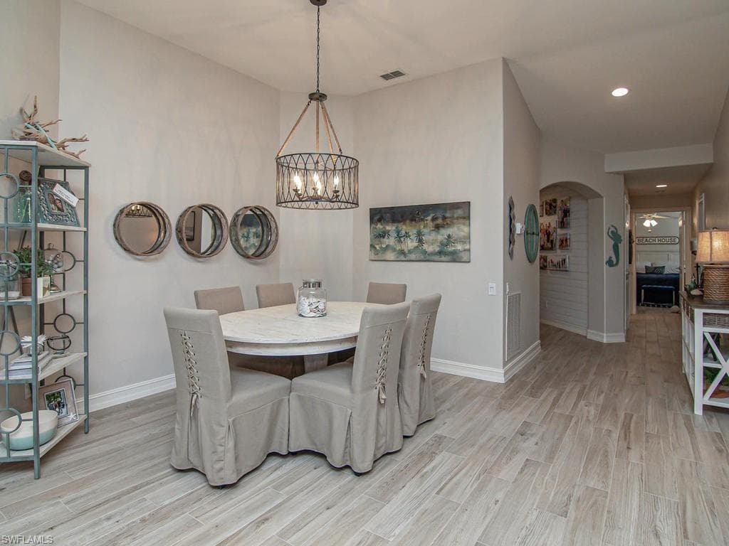 945 Carrick Bend CIR # 201, NAPLES FL 34110-3