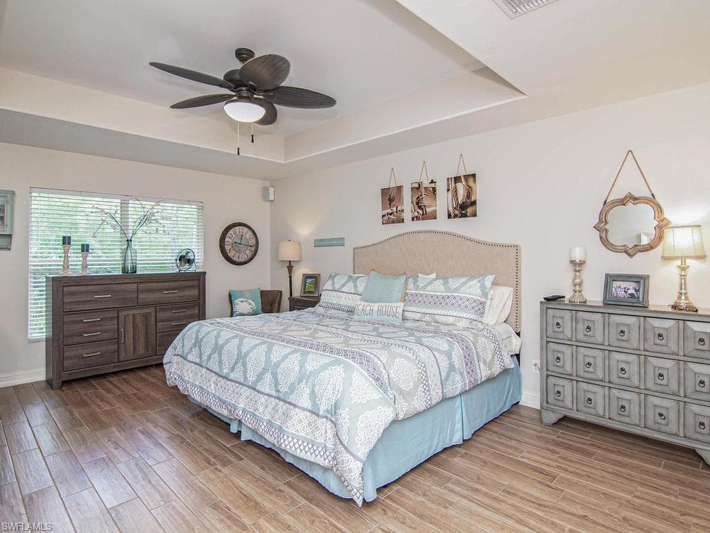 945 Carrick Bend CIR # 201, NAPLES FL 34110-7