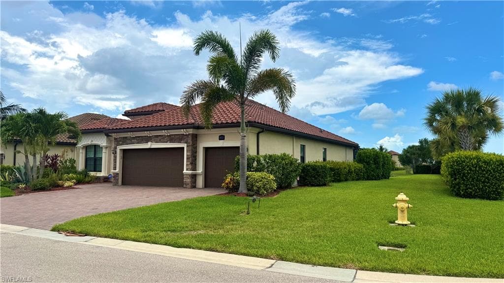 28004 Kerry CT, BONITA SPRINGS FL 34135-2