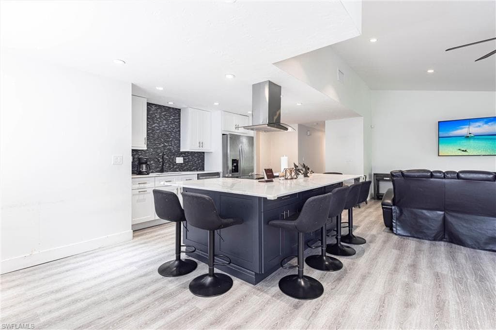 2345 Outrigger LN, NAPLES FL 34104-3