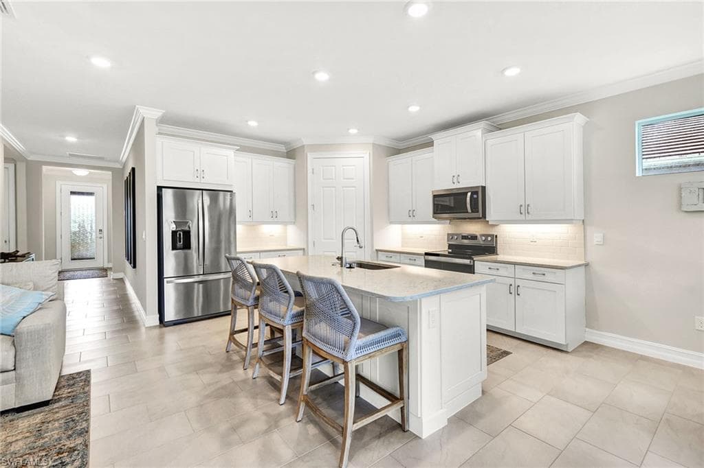 267 Tamarindo LN, NAPLES FL 34114-9