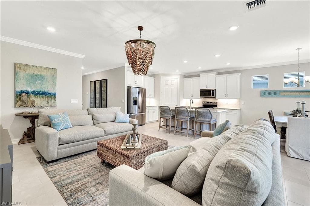 267 Tamarindo LN, NAPLES FL 34114-7