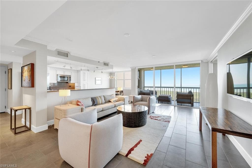 6585 Nicholas BLVD # 1903, NAPLES FL 34108-1