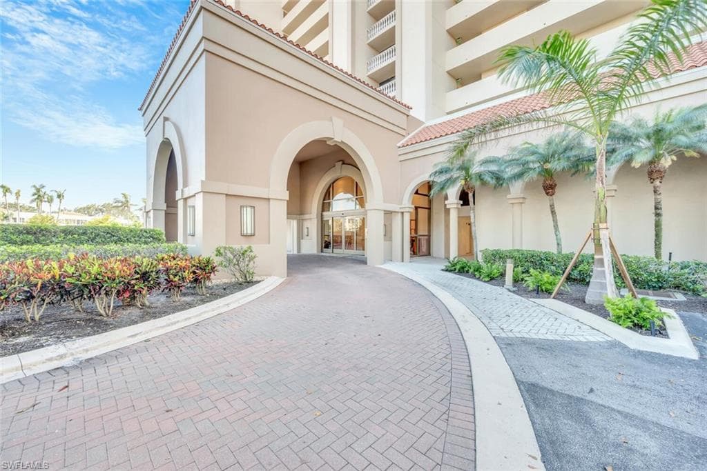 6585 Nicholas BLVD # 1903, NAPLES FL 34108-16