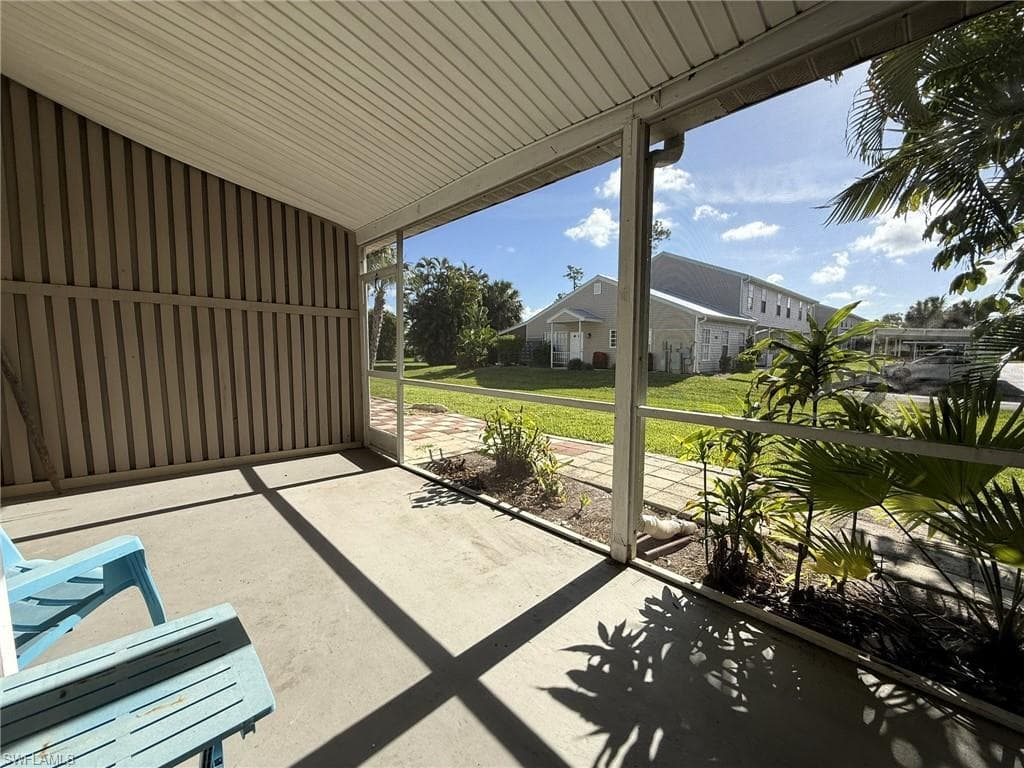 6129 Lake Front DR, FORT MYERS FL 33908-12