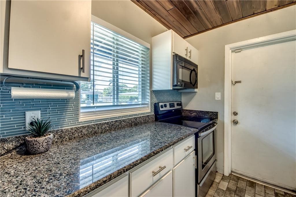 1615 Grace AVE, FORT MYERS FL 33901-31