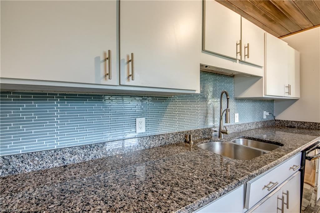 1615 Grace AVE, FORT MYERS FL 33901-36