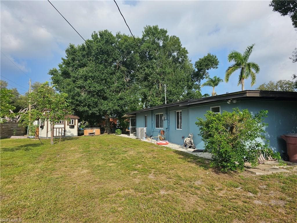 1615 Grace AVE, FORT MYERS FL 33901-7
