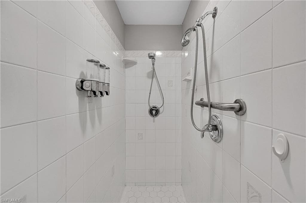 6163 Briarwood TER, FORT MYERS FL 33912-26