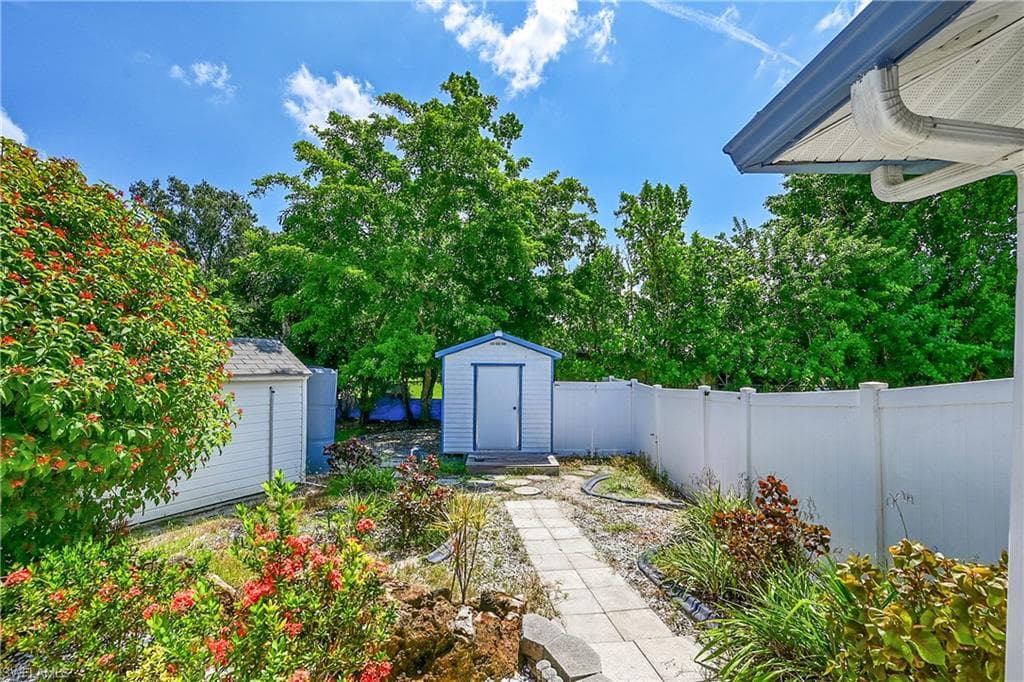 6163 Briarwood TER, FORT MYERS FL 33912-49