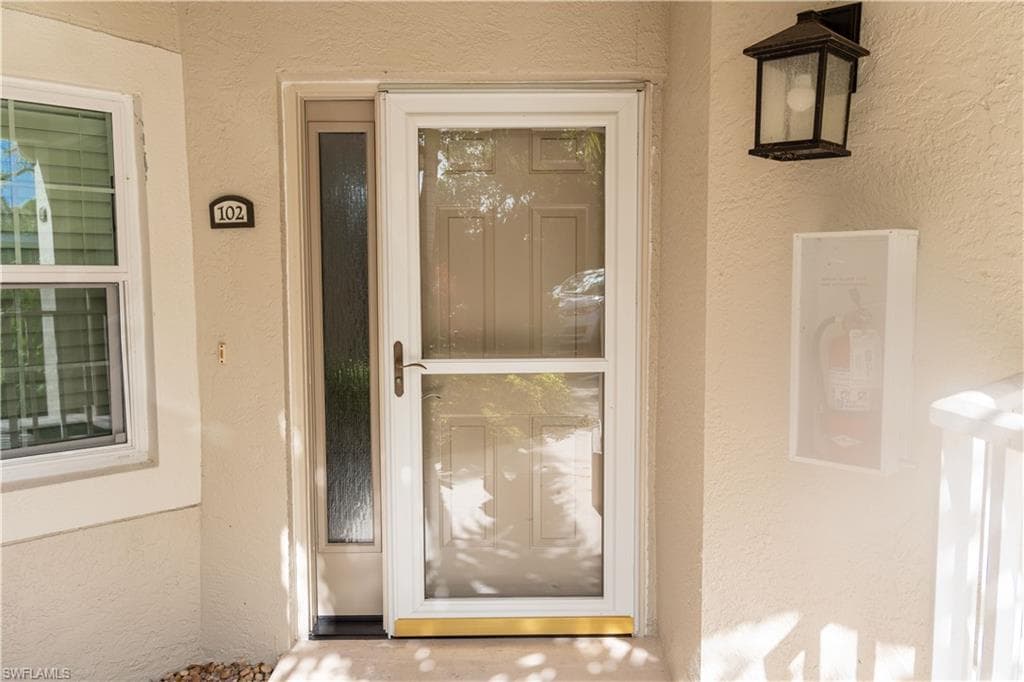 2526 Orchid Bay DR # 102, NAPLES FL 34109-5