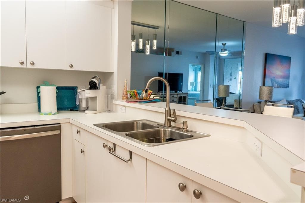 2526 Orchid Bay DR # 102, NAPLES FL 34109-11