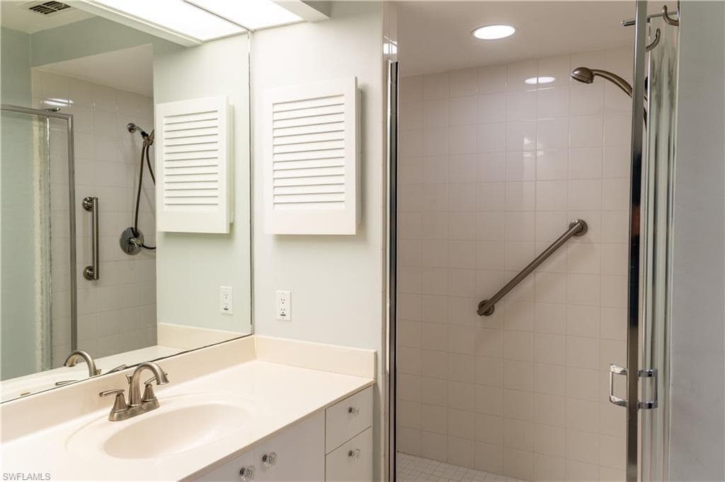 2526 Orchid Bay DR # 102, NAPLES FL 34109-28