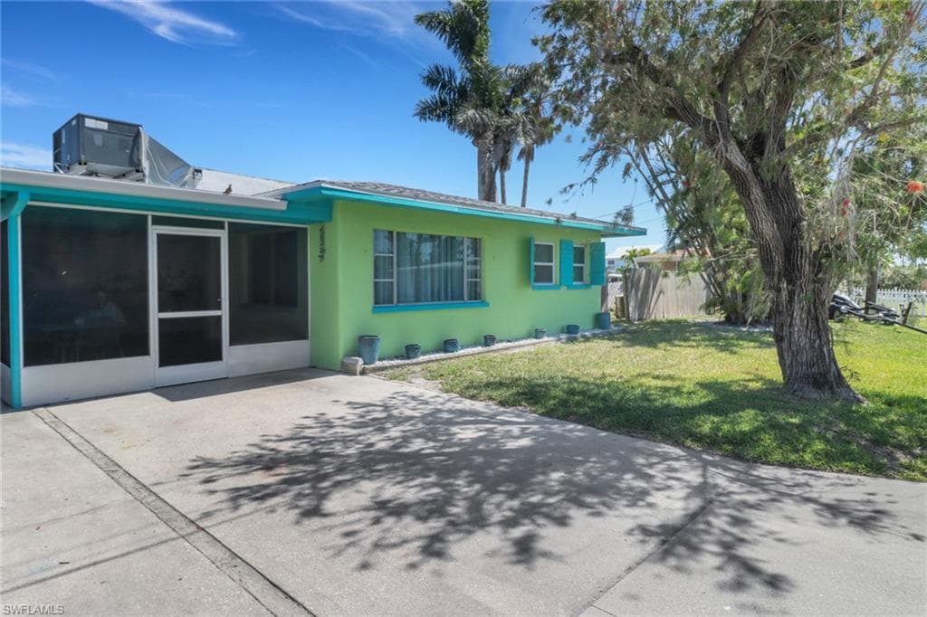 2567 Cay CV, MATLACHA FL 33993-2