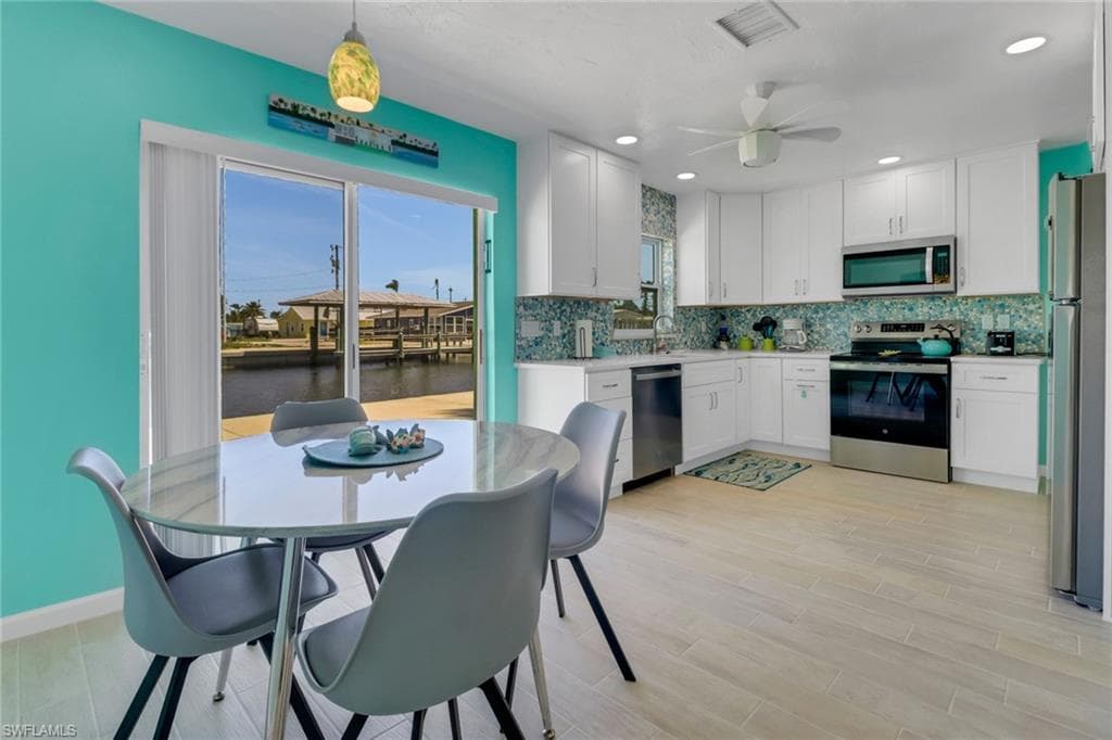 2567 Cay CV, MATLACHA FL 33993-18