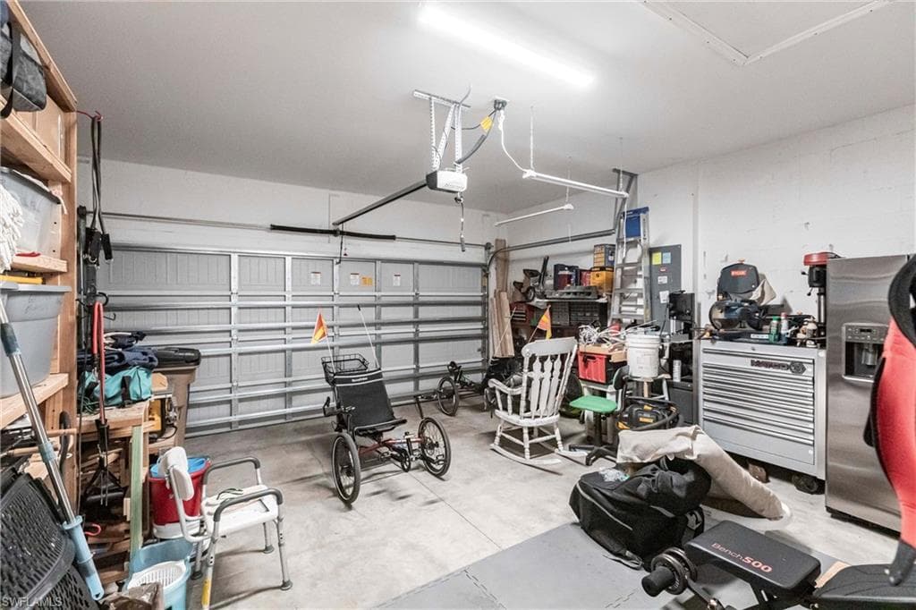 9128 Leatherwood LOOP, LEHIGH ACRES FL 33936-35