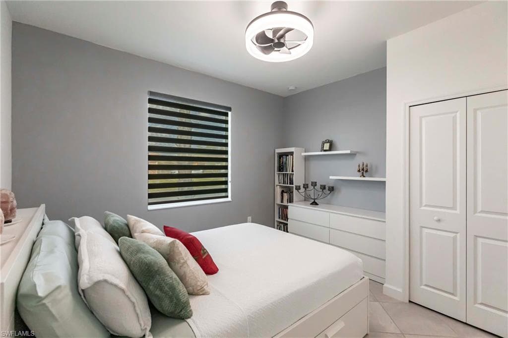 9128 Leatherwood LOOP, LEHIGH ACRES FL 33936-32