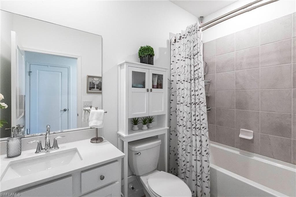 9128 Leatherwood LOOP, LEHIGH ACRES FL 33936-30