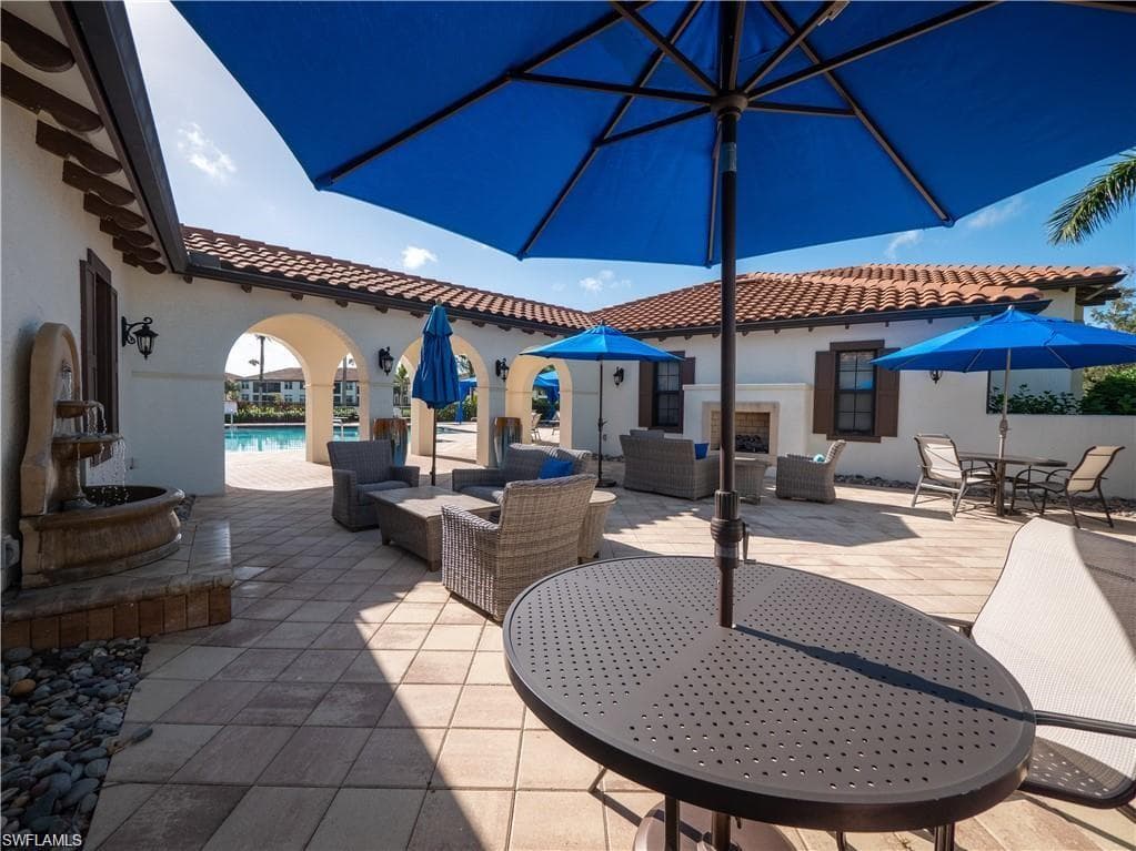 15144 Palmer Lake CIR # 102, NAPLES FL 34109-32