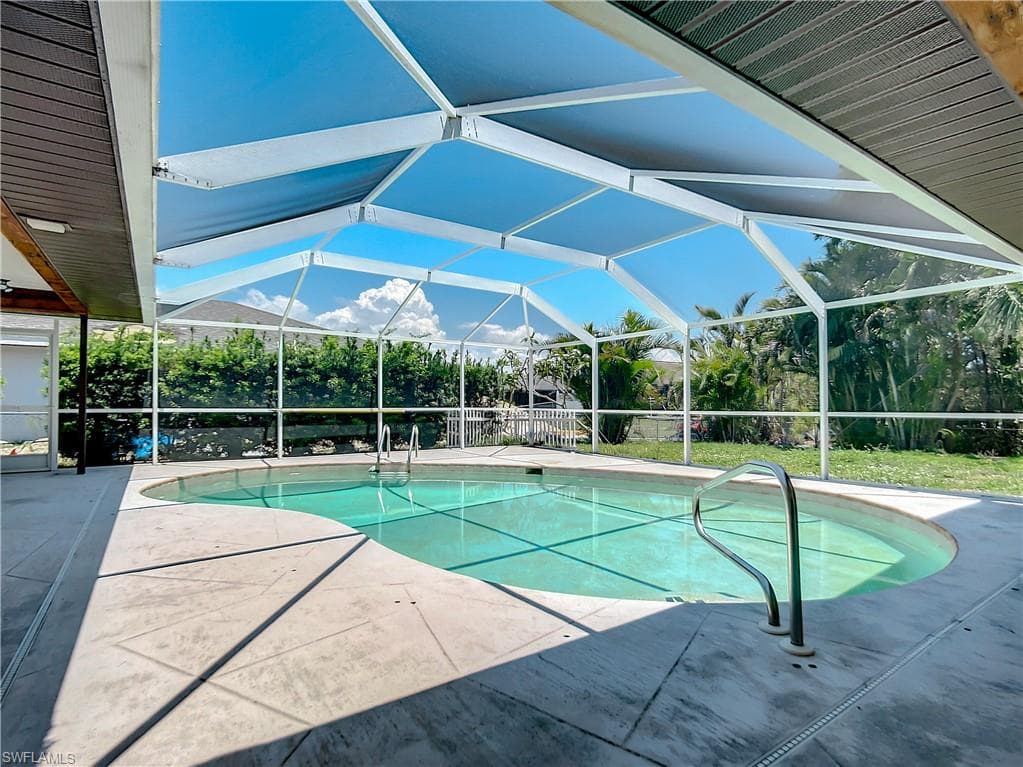 6049 Perthshire LN, FORT MYERS FL 33908-27