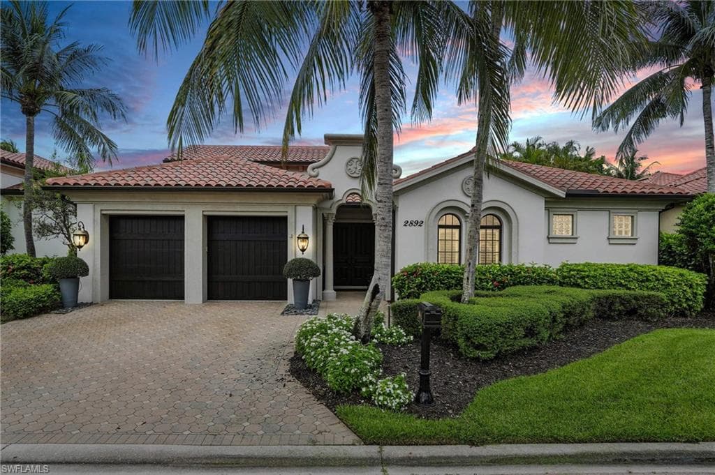 2892 Tiburon BLVD E, NAPLES FL 34109-46