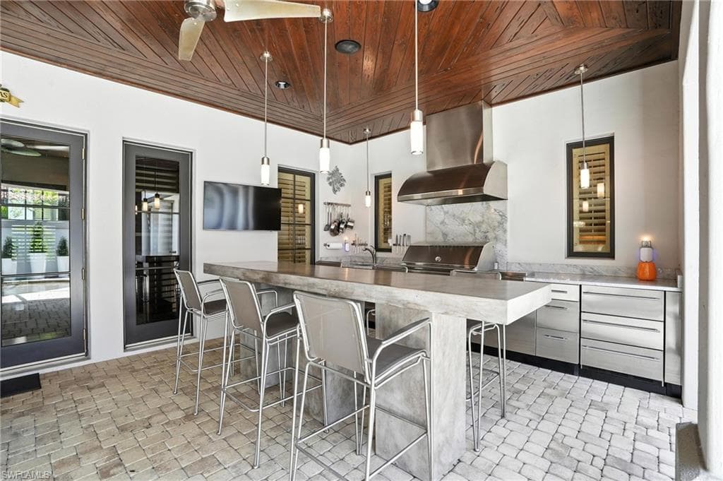 2892 Tiburon BLVD E, NAPLES FL 34109-35