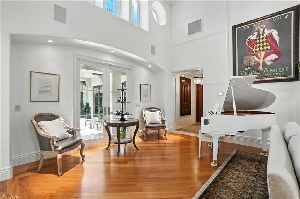 2892 Tiburon BLVD E, NAPLES FL 34109-8