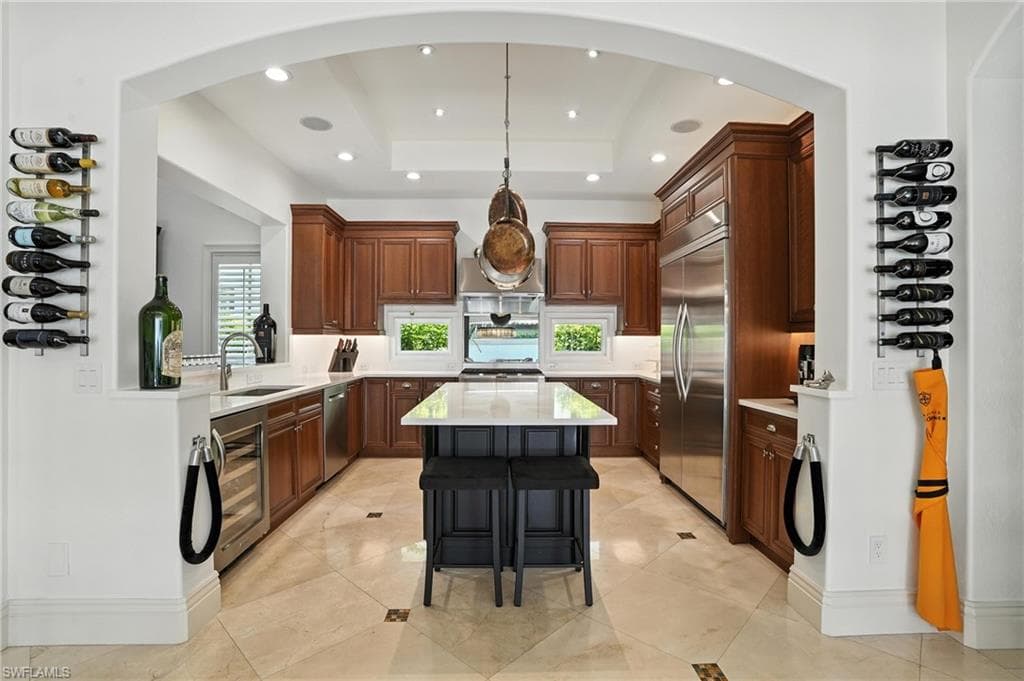 2892 Tiburon BLVD E, NAPLES FL 34109-9