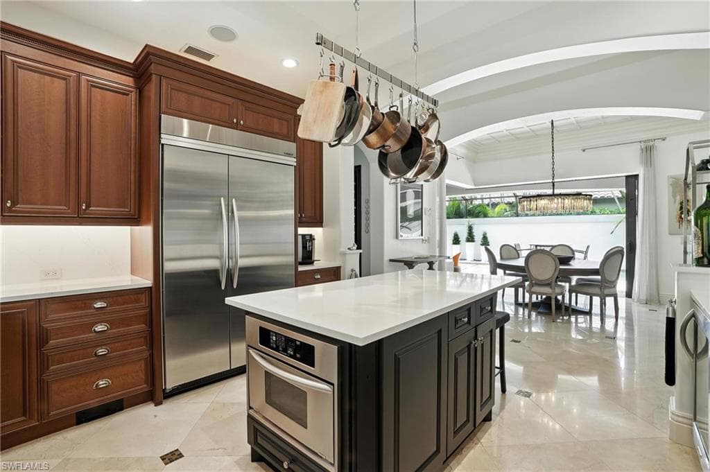 2892 Tiburon BLVD E, NAPLES FL 34109-10