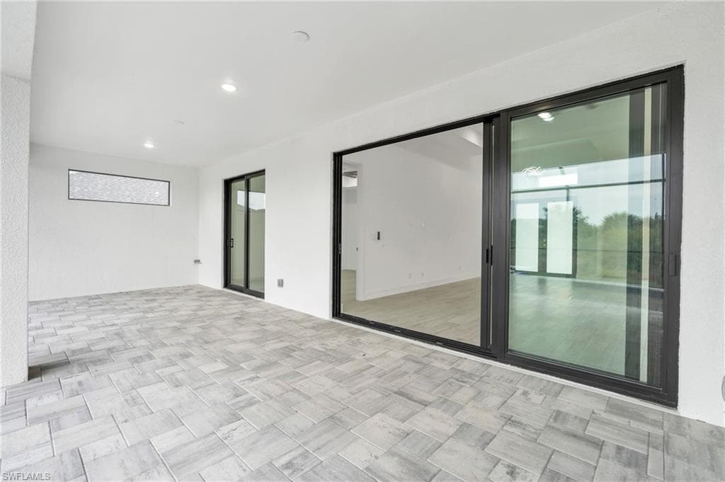 15401 Aqua CIR-27