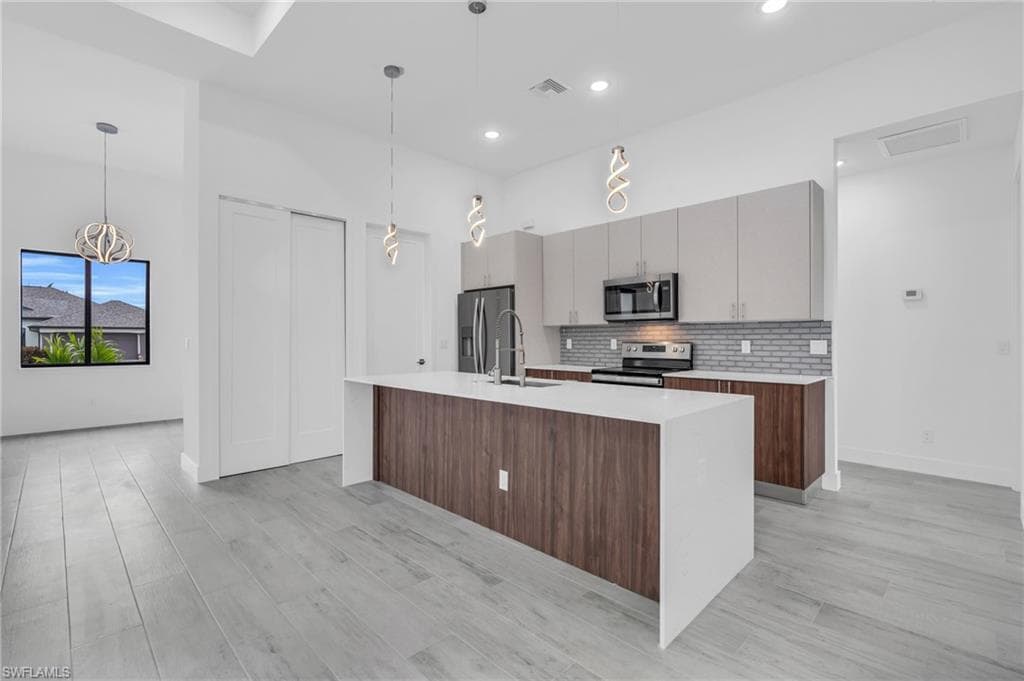 15401 Aqua CIR-9