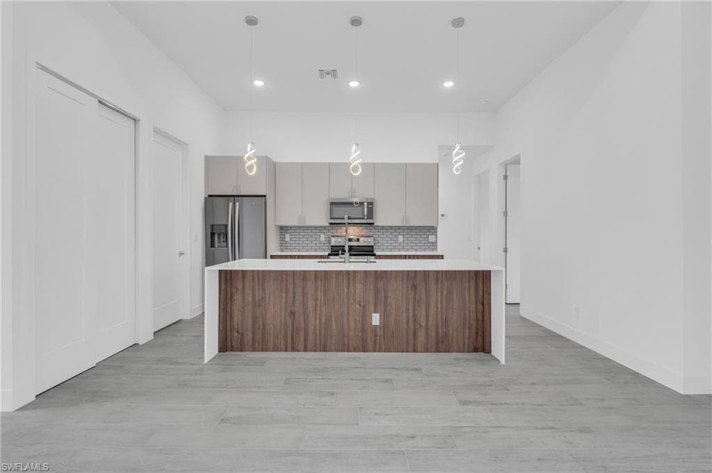 15401 Aqua CIR-10