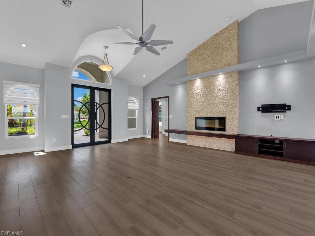 5795 SW 7th CT, CAPE CORAL FL 33914-7
